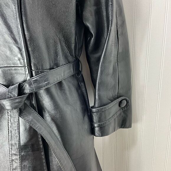 VINTAGE Leather Coat With Fox Fur Collar - Picture 3 of 9